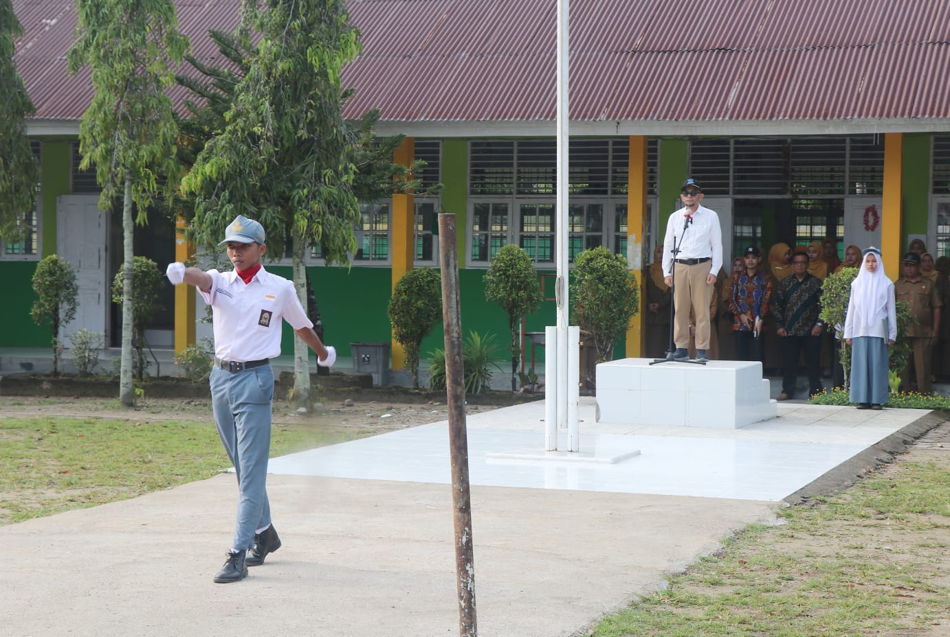 Ketua Alumni Sman Padang Miko Kamal Jadi Pembina Upacara Ajak Siswa