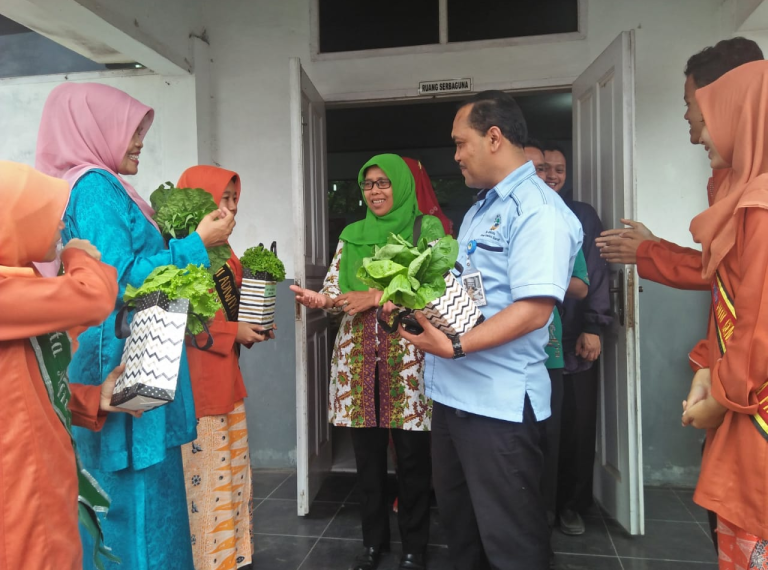 Tamu Kedinasan ke SMA Negeri 7 Padang