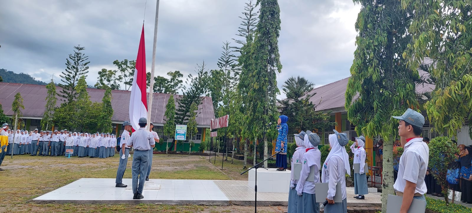 SMAN 7 Padang laksanakan  Upacara Bendera dalam rangka memperingati  Hari Pendidikan Nasional