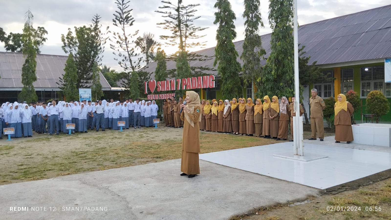 Welcome back to school: Semangat Baru Di Tahun Baru 2024