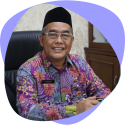 Kepala Sekolah SMA Negeri 7 Padang Azwarman S.Pd M.M